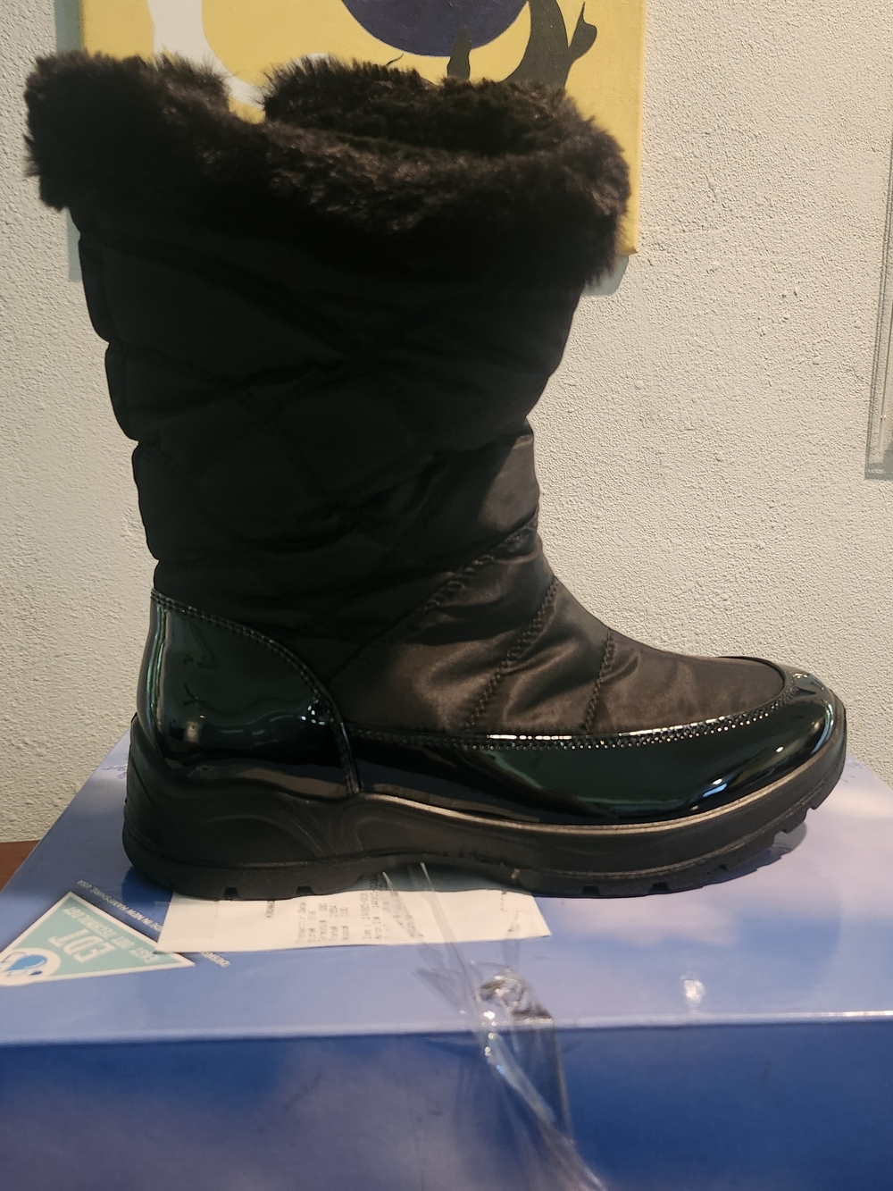 Women’s Black Insulated Faux-Fur Winter Boot. NEW